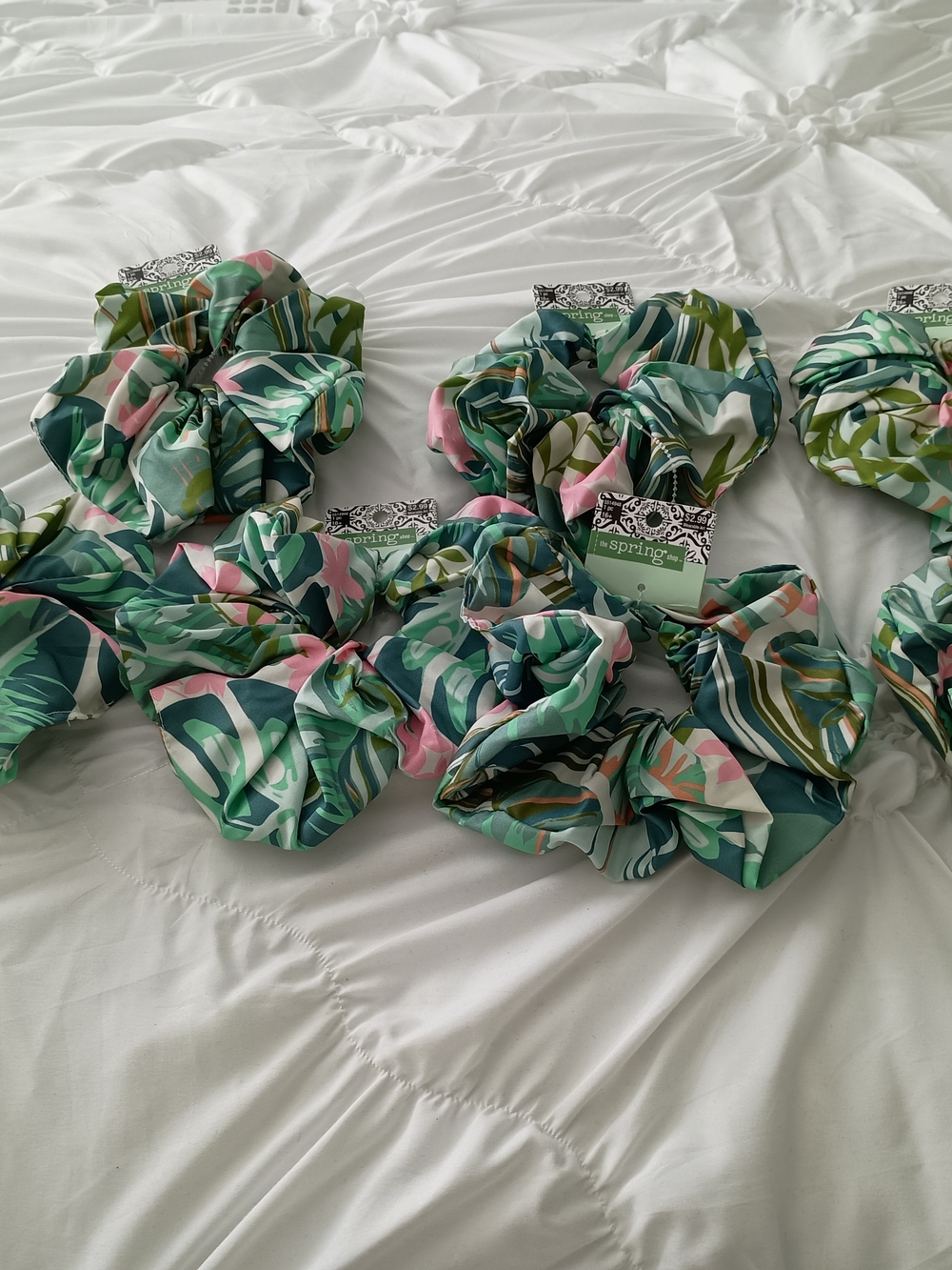 Lot Of 7 The Spring Shop Floral Green & Pink Satin Scrunchie Hairbows Pony Tail